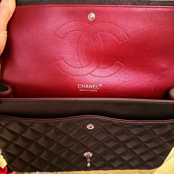 Chanel Black Quilted Shoulder Bag with Silver Chain - Picture 6 of 6